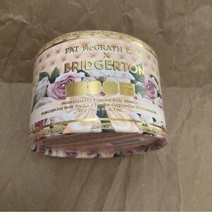 Pat McGrath labs x Bridgerton Body Shimmer powder